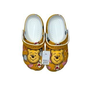 Disney Parks Winnie the Pooh Crocs Size M4/W6